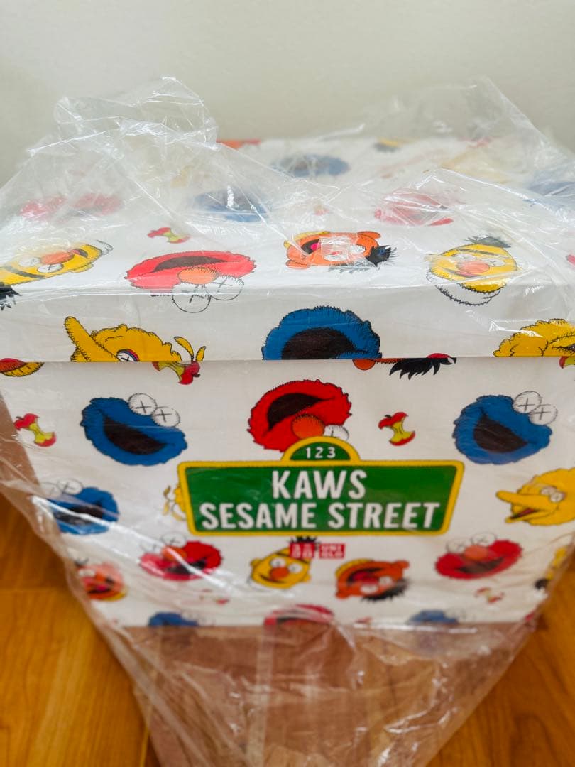 UNIQLOxKAWSxセサミストリート コンプリートボックス(タグ付/箱有り
