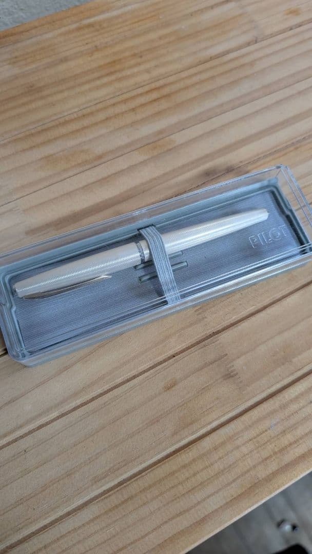 PILOTエリートシルバー ストライプデザイン 万年筆 K18 750刻印