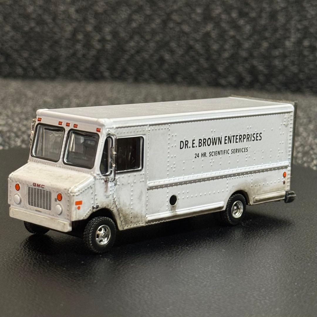 デロリアン & ドクのバン カスタム品 バックトゥザフューチャー 1/64