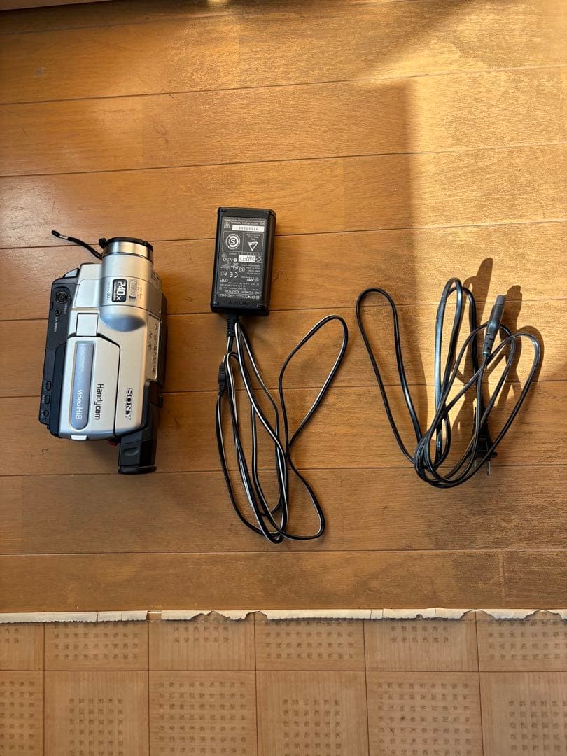 ビデオカメラ SonyHandycamCCDTRV106NTSC