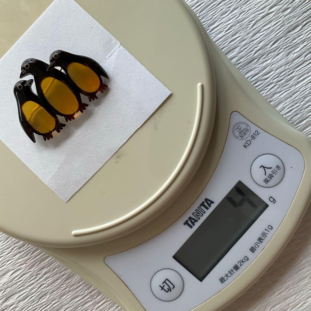 本べっこう 白甲 黒甲 仲良しペンギン ブローチ
