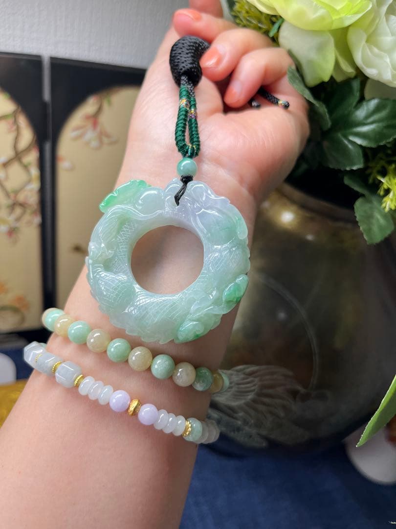 ミャンマー産本翡翠 厚重感有り、爽やかな氷種春帯彩開運飛龍