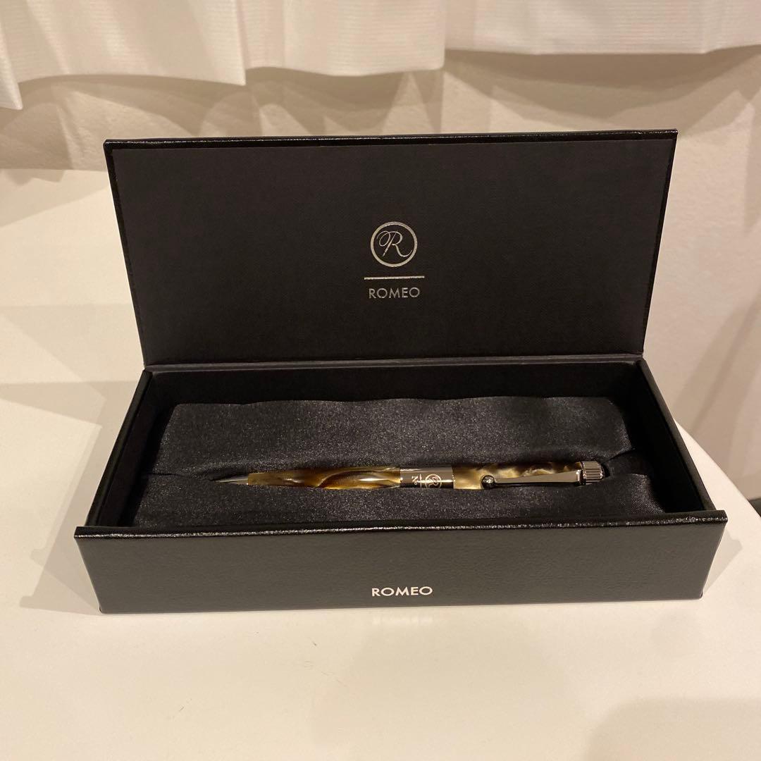 ROMEO No.3 ボールペン 細軸 イタリアングレー ガンメタル ROMEO No．3ボールペン 細軸 | 伊東屋オンラインストア