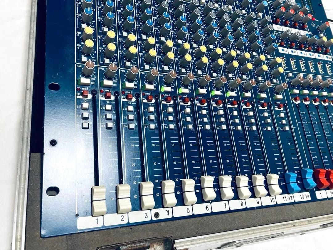 ALLEN & HEATH MixWizard WZ 14:4:2+ ケース付