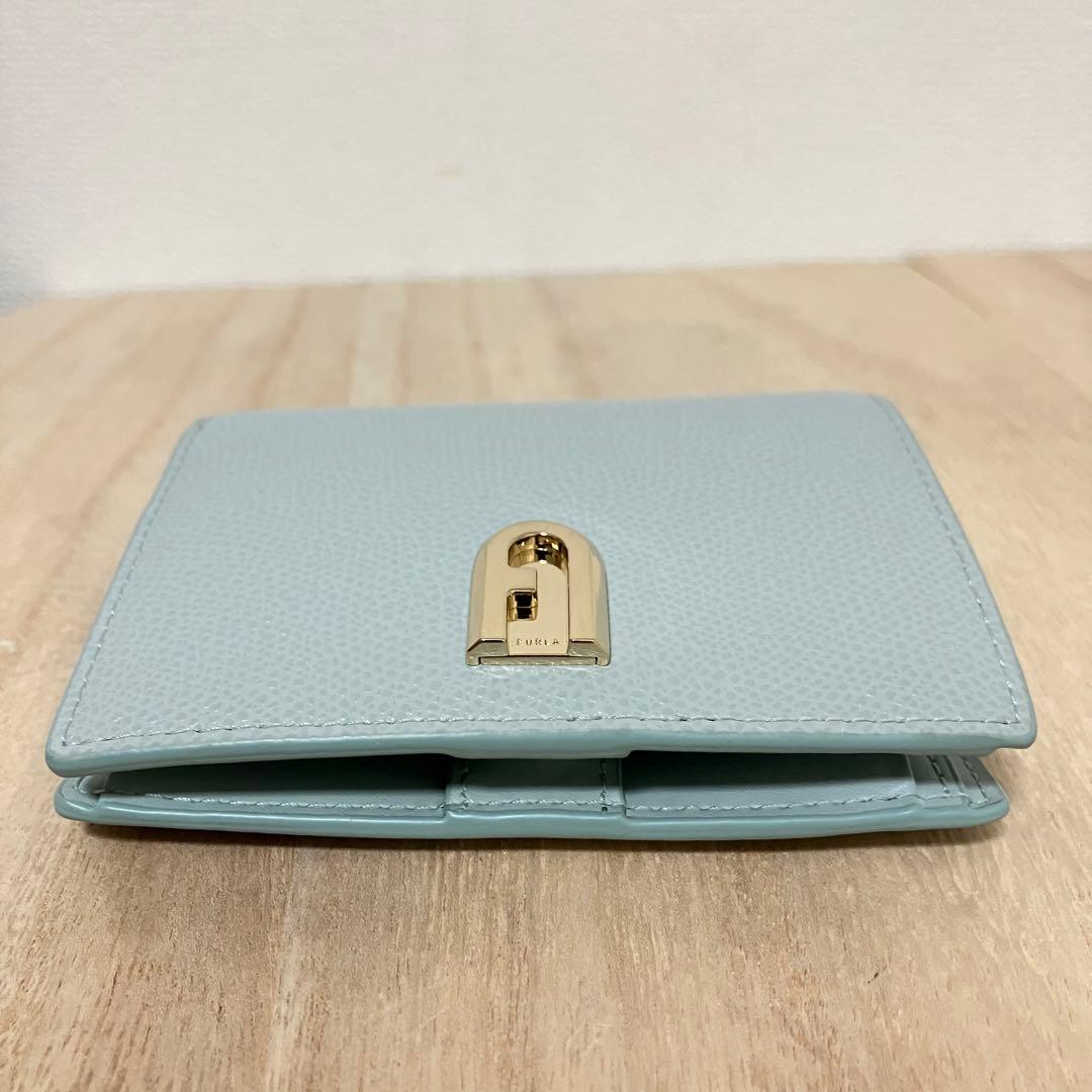 極美品✨FURLA フルラ 二つ折り財布 ミニ財布 ライトブルー 水色 ゴールド