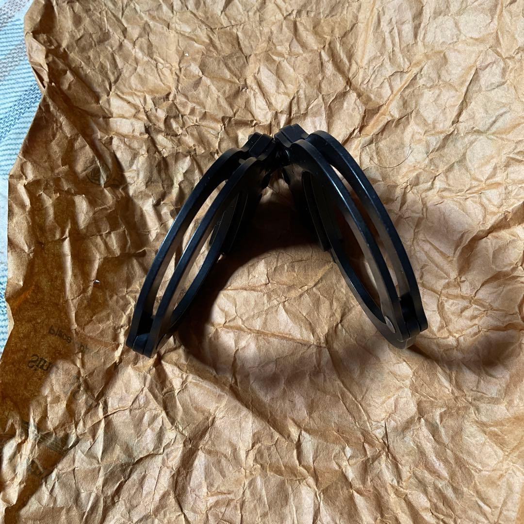 スミス&ウェッソン　ブラック手錠　アメリカ製。【鍵二つあり　金属製　美品】。