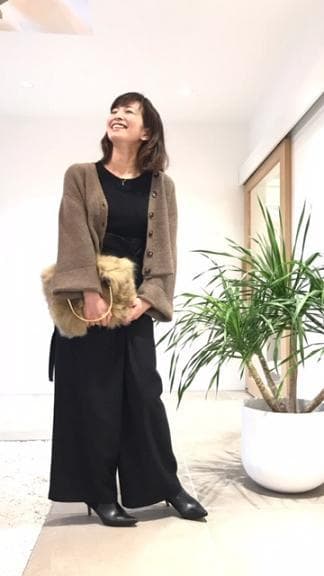 ヴィオラドーロ 定価3.7万 新品 フォックスファーリングバッグ ベージュ