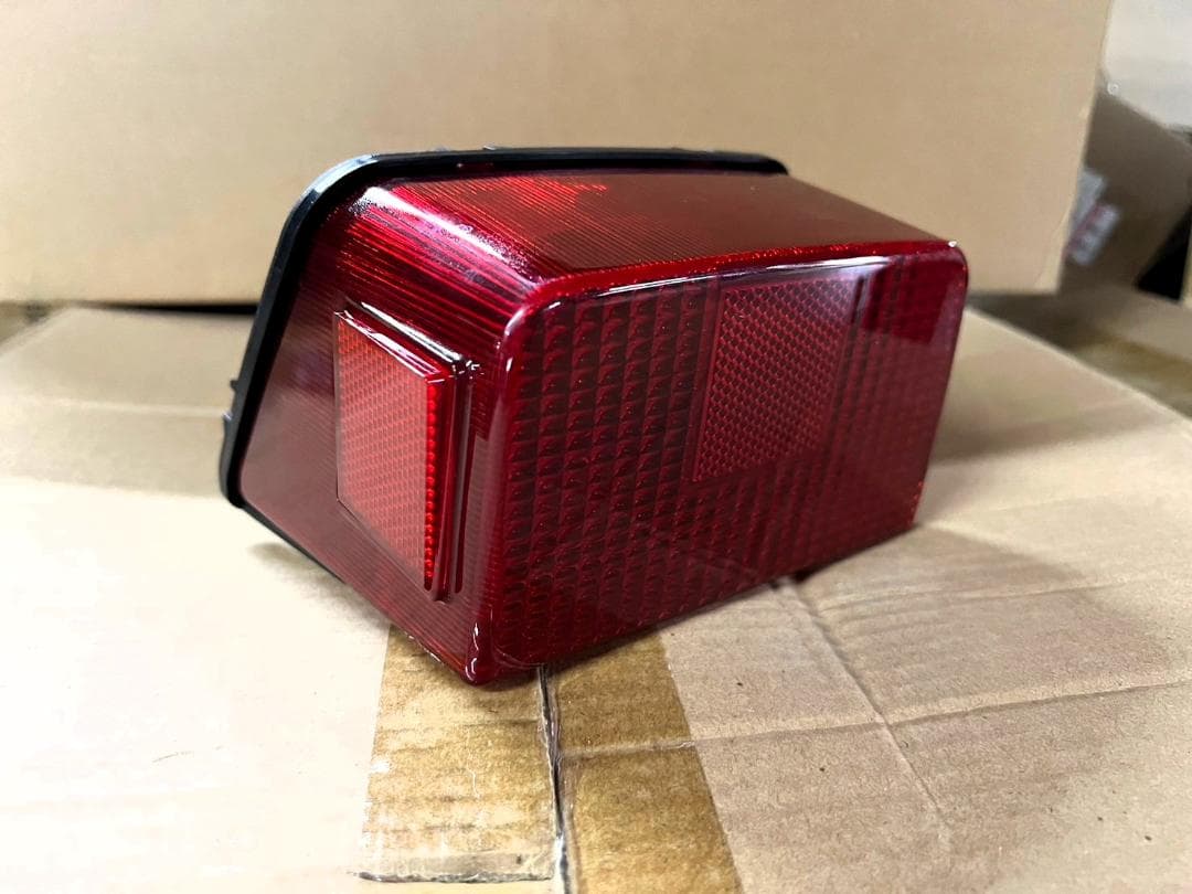 XJ400 テールランプ 赤 - メルカリ