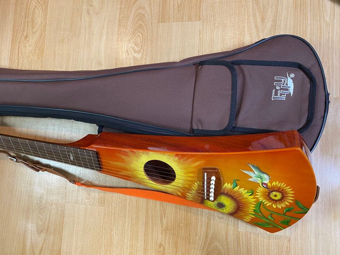 新品未使用】 希少レア FLuffy ペイントトラベルギター ケース付