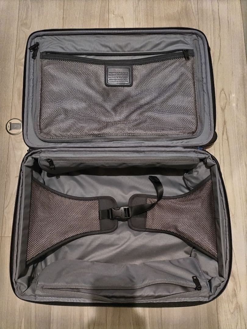 トゥミ ALPHA2 4輪 キャリーケース 黒 22616D2