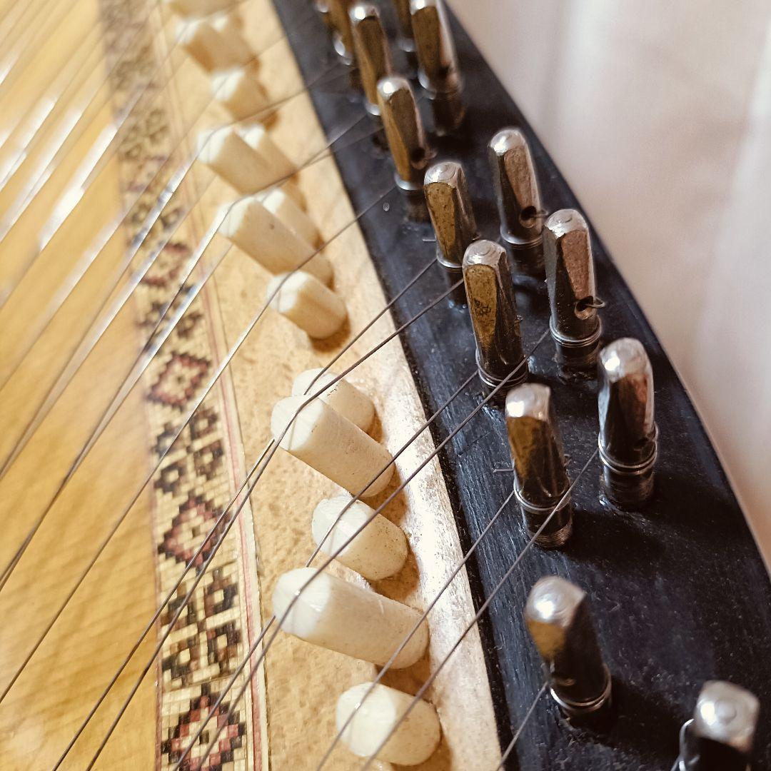 　楽器　バンデューラ　縦琴　ライアー　ハープ　ライヤー　民族楽器