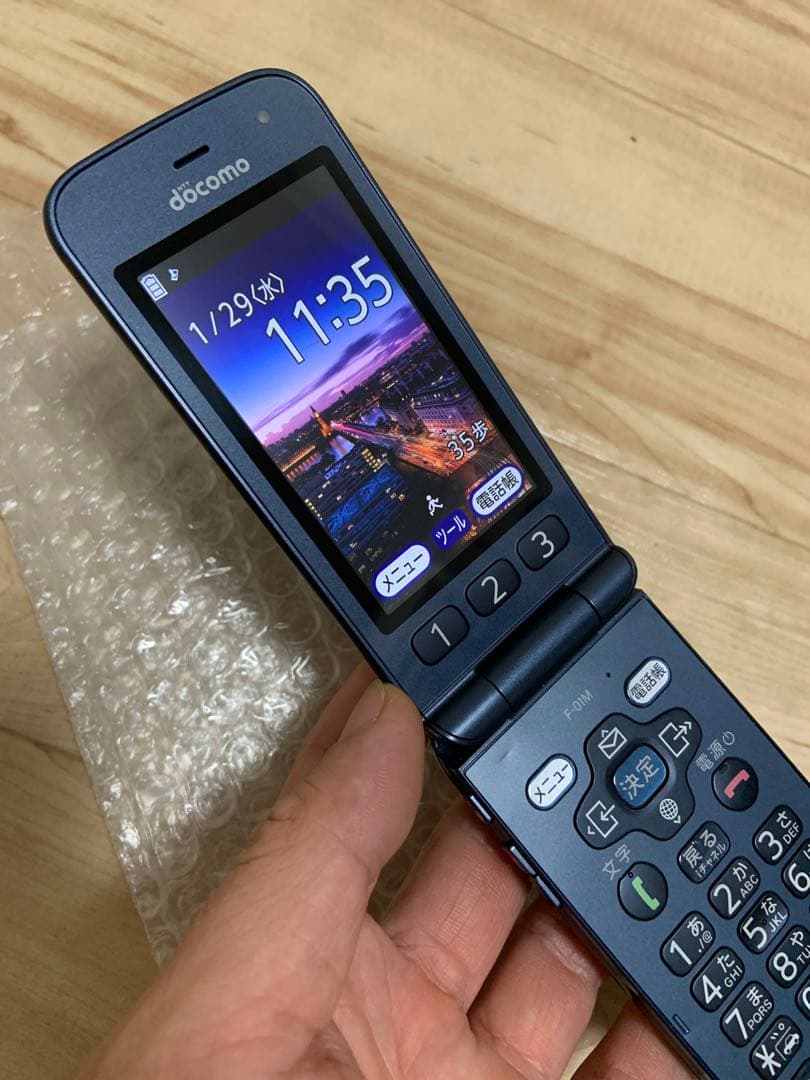 Docomo らくらくホン F-01M（ネイビー） - メルカリ