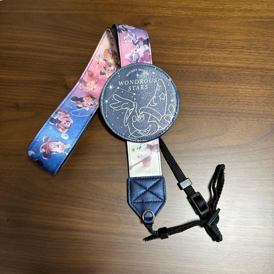 ミッキーマウス 90周年 カメラストラップ ディズニーストア - メルカリ