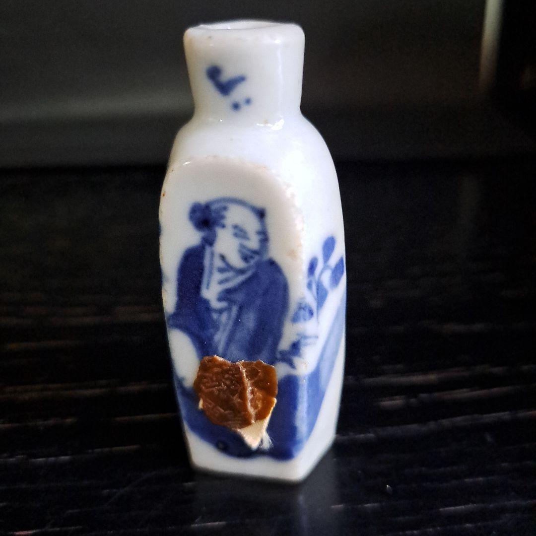 中国古玩 小品飾壺 極上 六角瓶 乾隆時代 白磁人物図 染付青磁