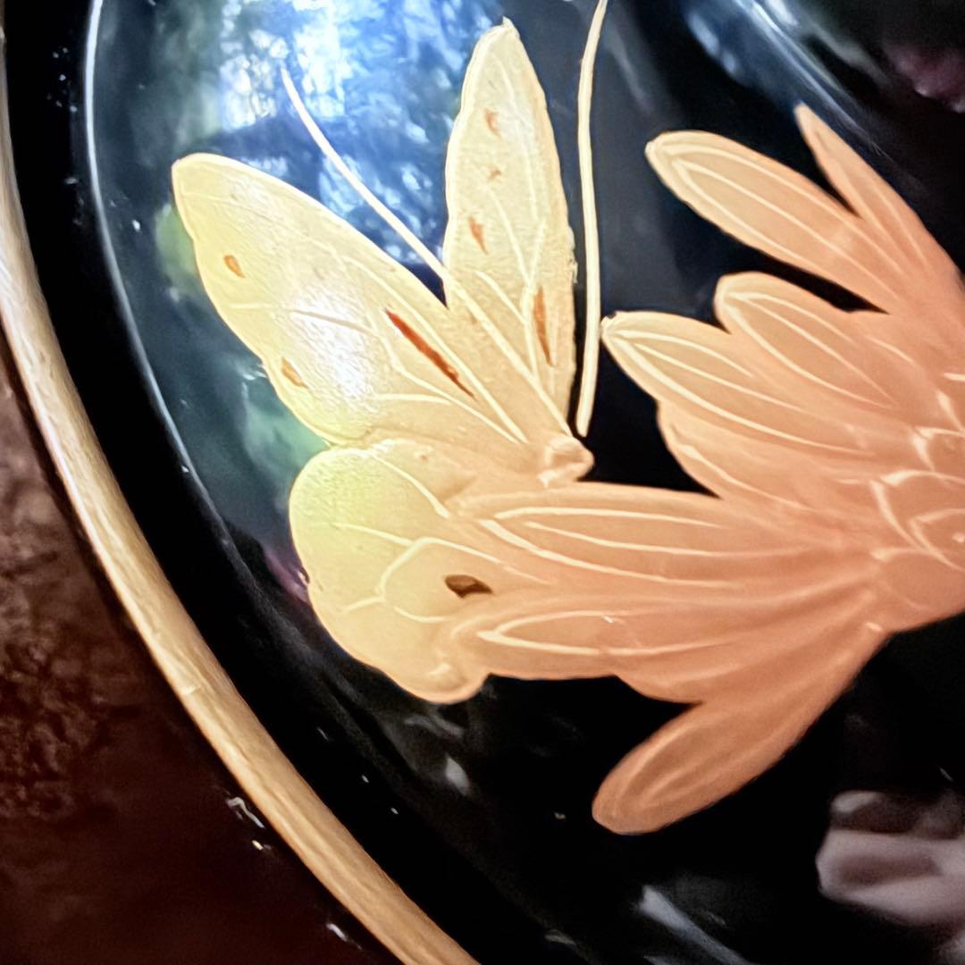 2215様感謝‼️めでたい吉兆JAPAN 特産　輪島塗天然木『菊&蝶』金縁黒椀2客