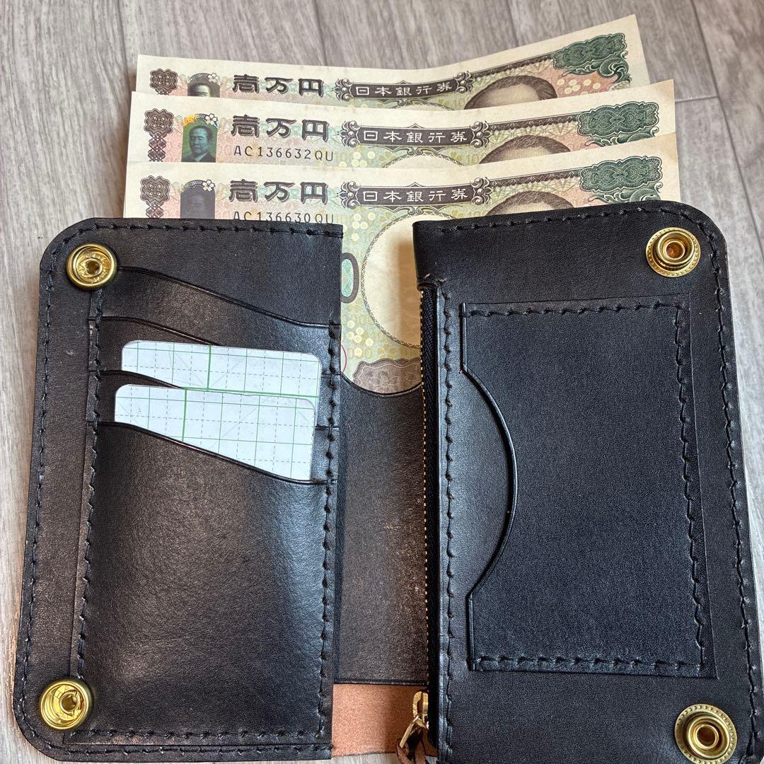 【茶芯ブラック】ミドルトラッカーウォレット　真鍮　黒ステッチ　お札を折らずに収納