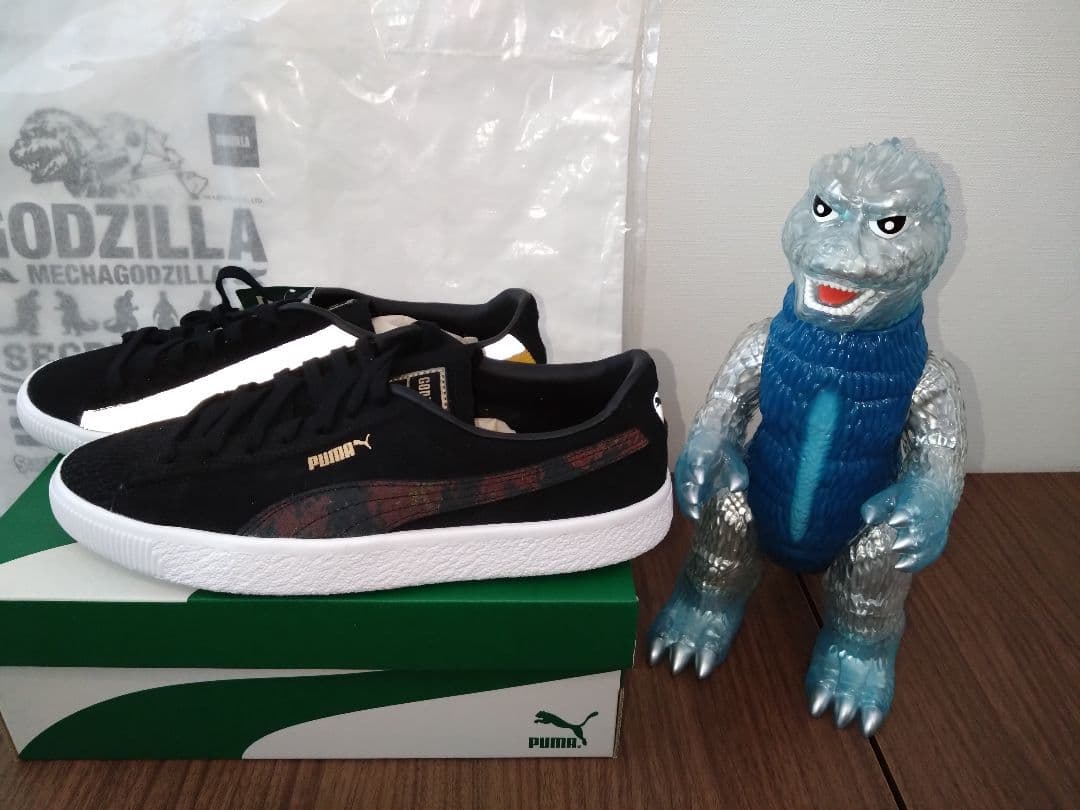 □新品未使用□シークレットベース ゴジラ ソフビ PUMA スニーカー