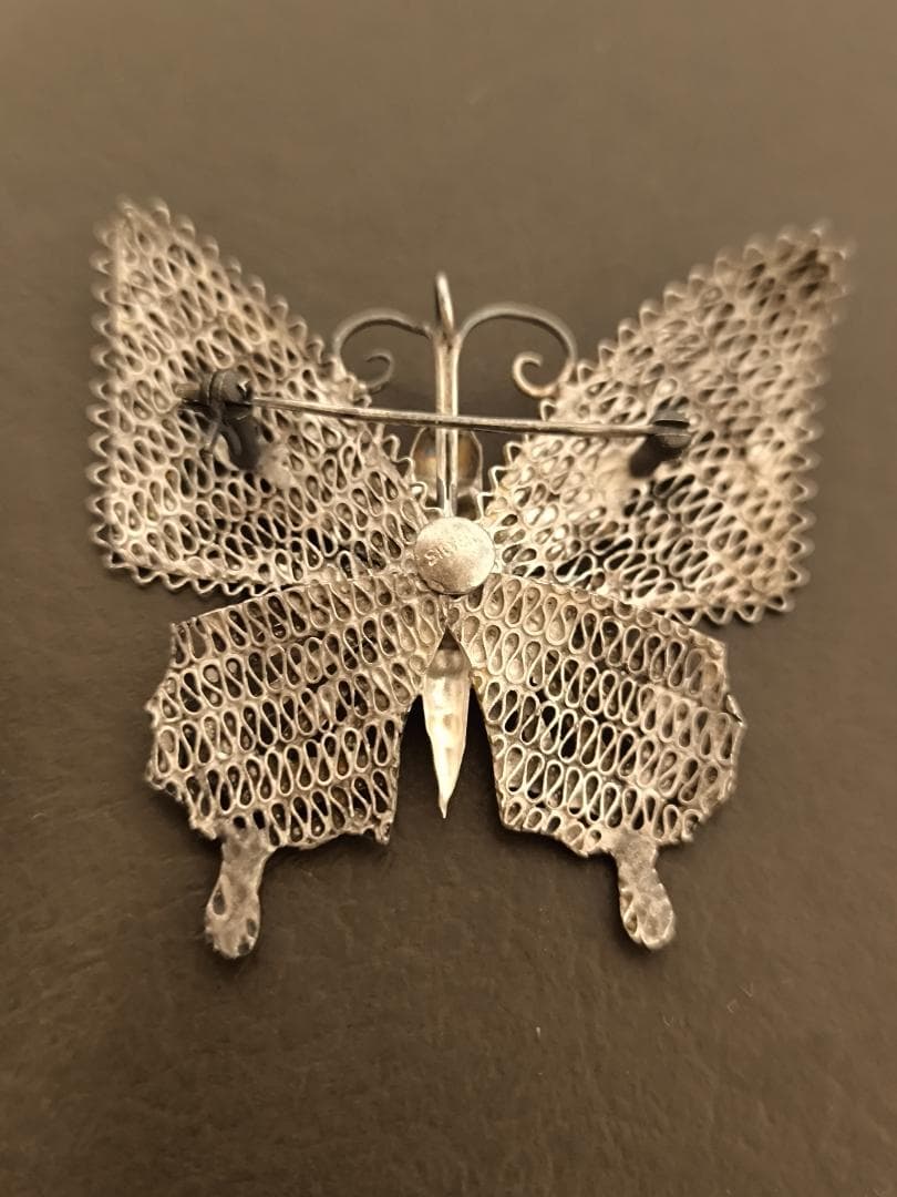 Y2293-128 クリスチャンディオール ブルー系ストーン付きブローチ