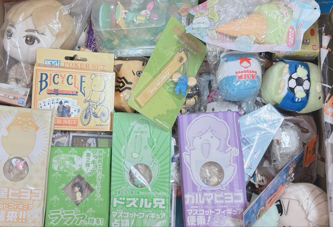 アニメグッズ ノンジャンル 缶バッジ アクリルスタンド 大量 まとめ