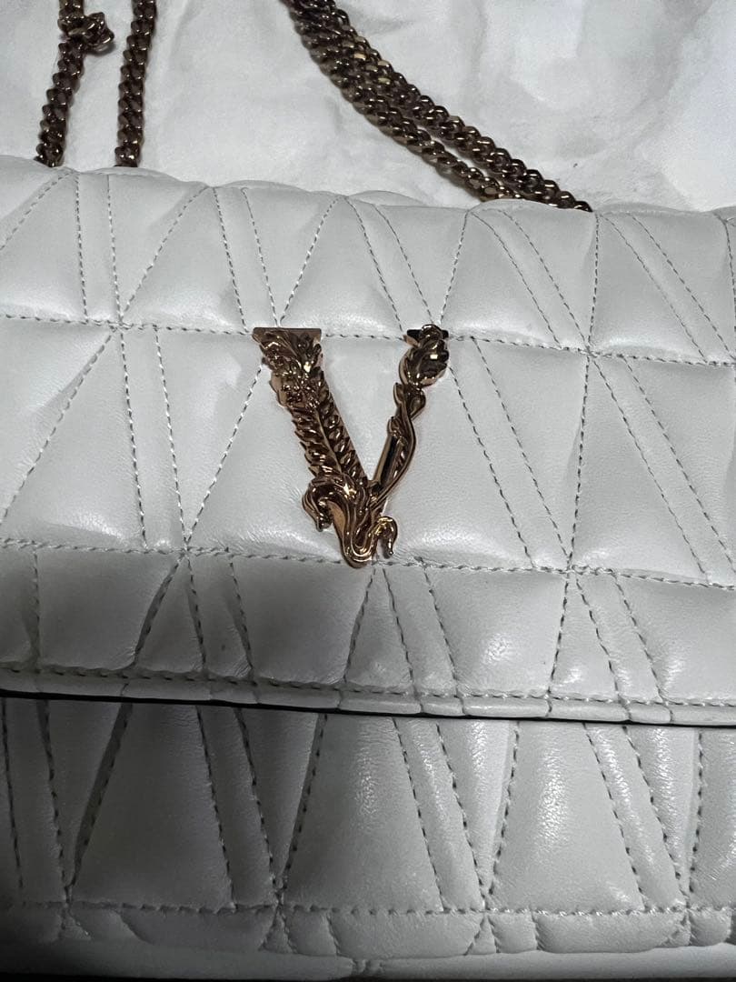 VERSACE キルティングバッグ　ホワイトカラー