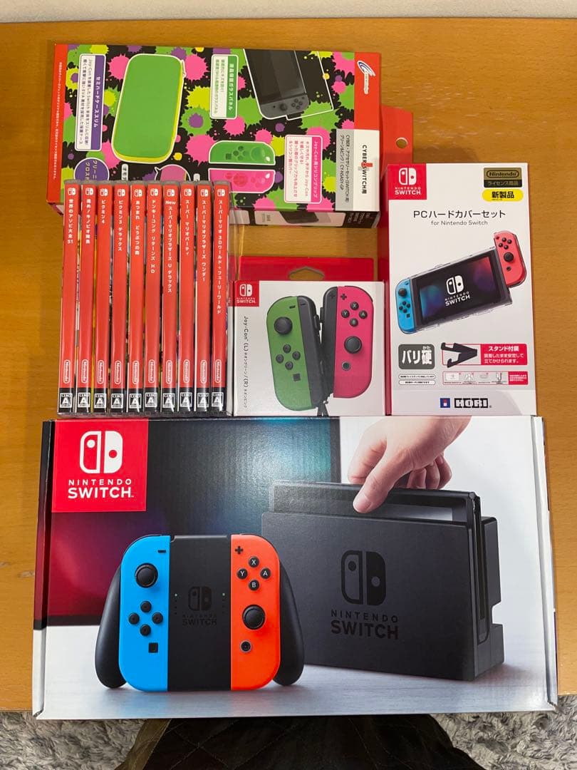 任天堂　Switch　本体　カセット10個　コントローラー　カバー付き