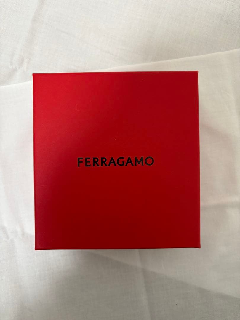 Ferragamo フェラガモ カチューシャ ブラック ゴールド