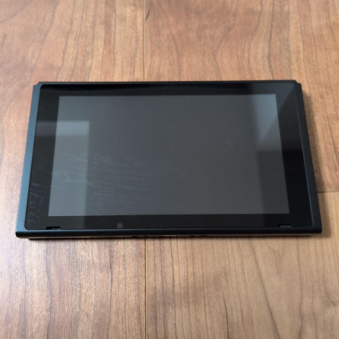 【美品】Nintendo Switch本体バッテリー強化版 2022年製おまけ付