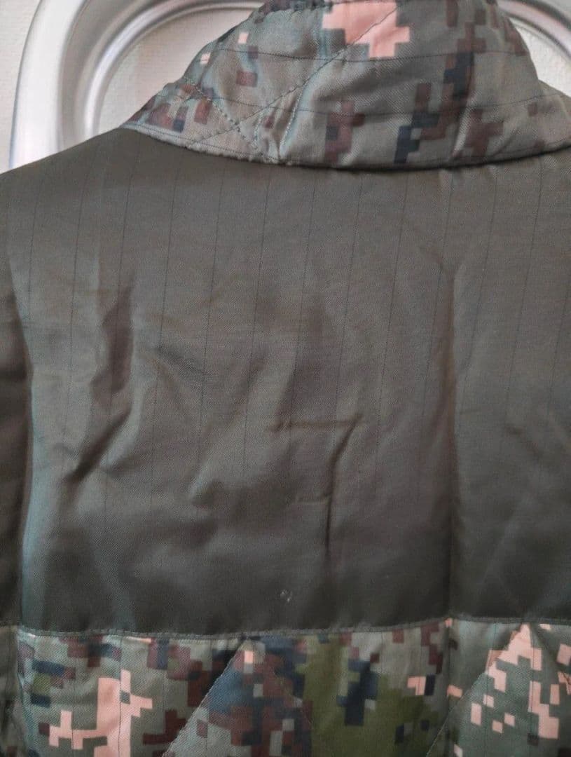 戦闘服 迷彩服 タクティカル ミリタリー 本物 ダウン M〜L 激レア 冬用