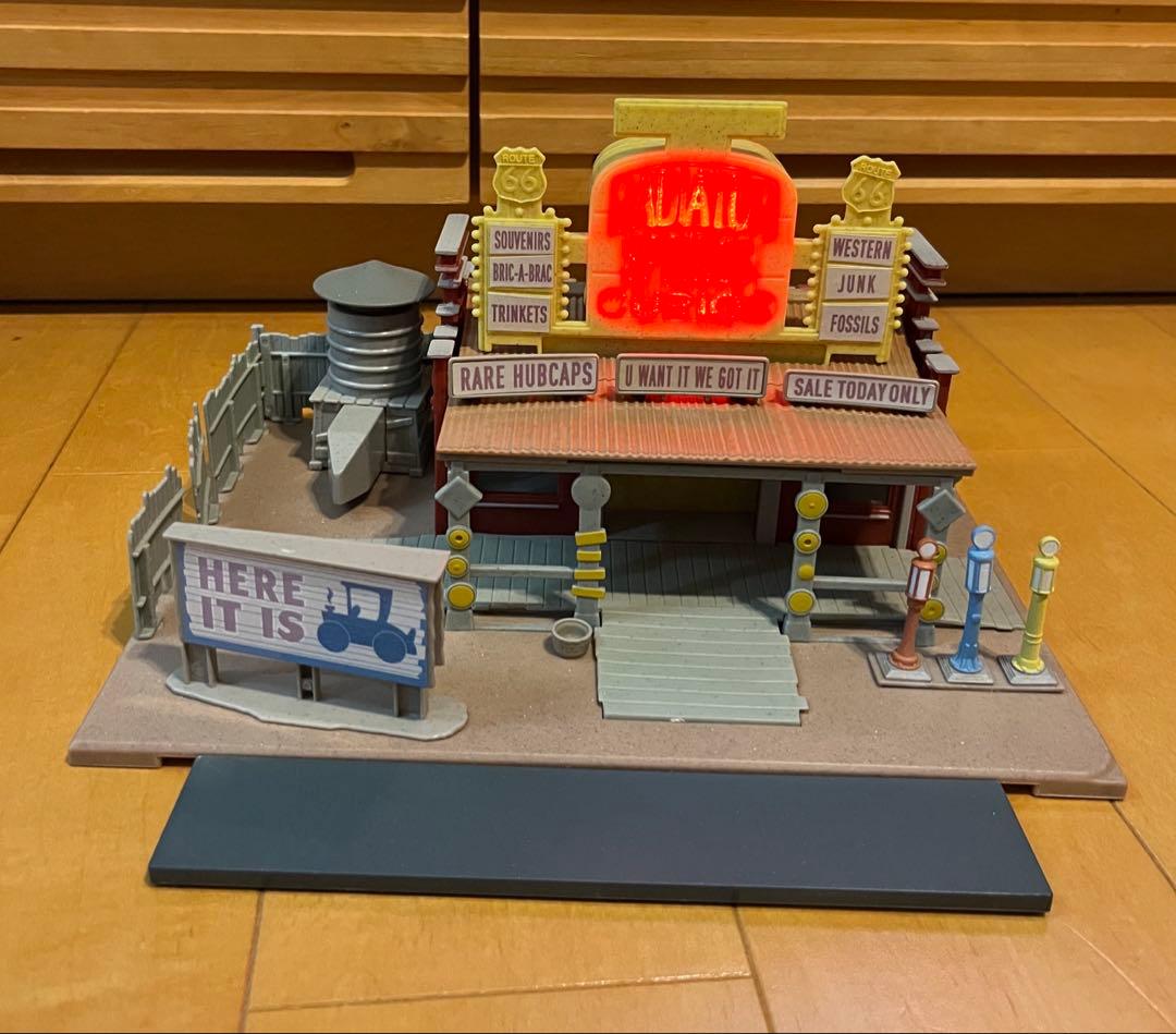 マテルカーズ　リジーの記念グッズショップラジエータースプリングスプレイセット