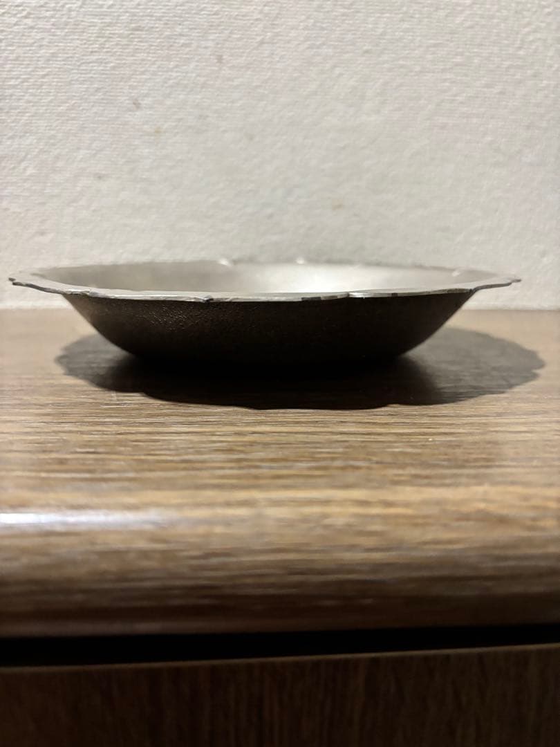 日露戦争　記念金属皿　明治時代　骨董　輪花縁皿　日露戦歴　当時物