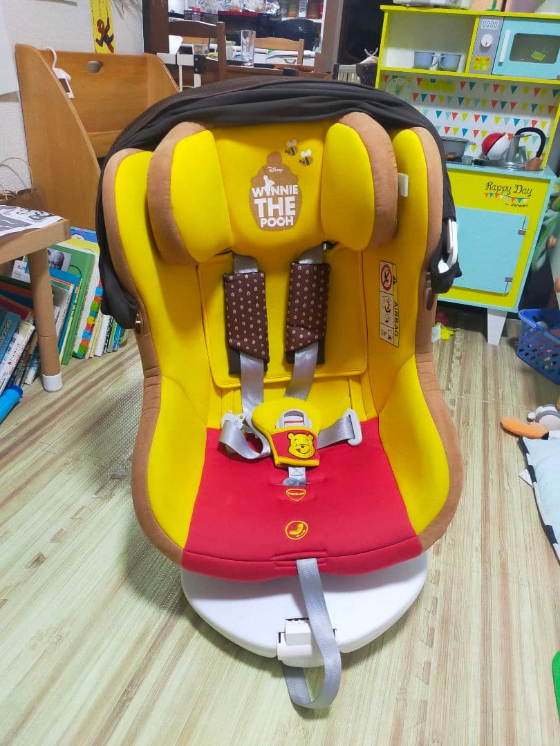 Winnie the Pooh 車用チャイルドシート