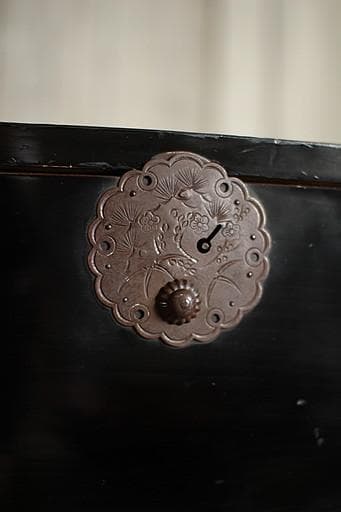 綺麗な丸金具庄内箪笥 抽斗6杯 タンス 収納 古家具 古民家 時代