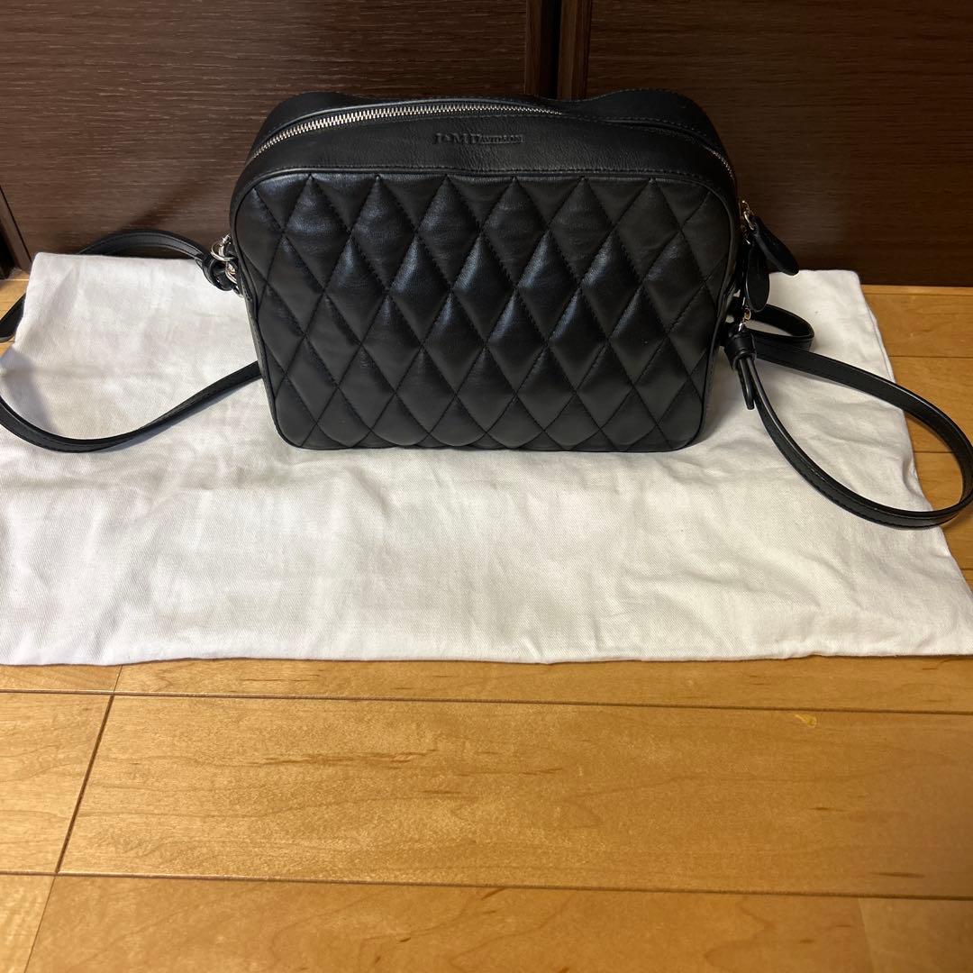 J&M DAVIDSON/J&Mデヴィッドソン　PEBBLE ペブル　ブラック ジェイアンドエムデヴィッドソン J&M DAVIDSON ショルダーバッグ
