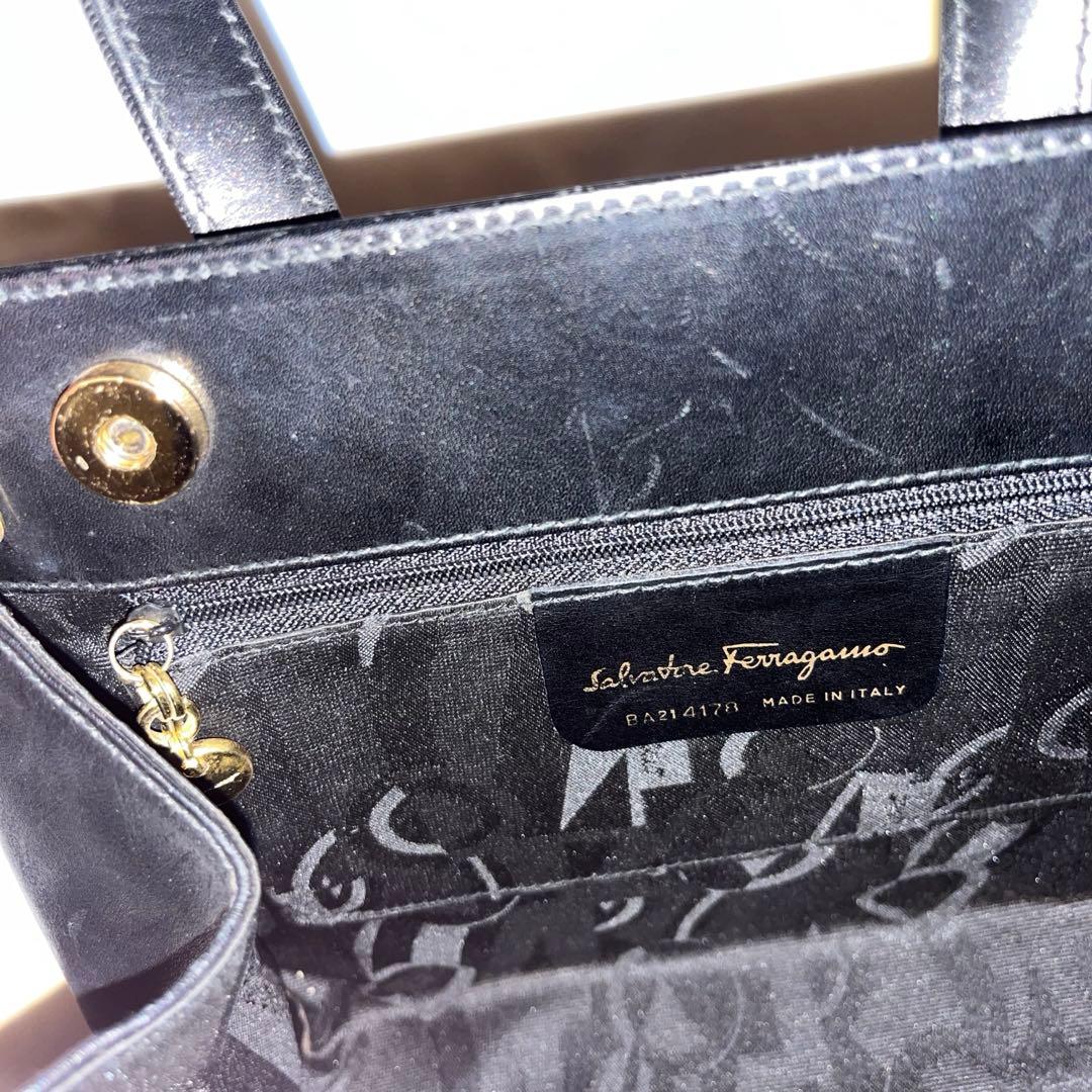 さ*な様 【Salvatore Ferragamo】 Vara リボンハンドバッ