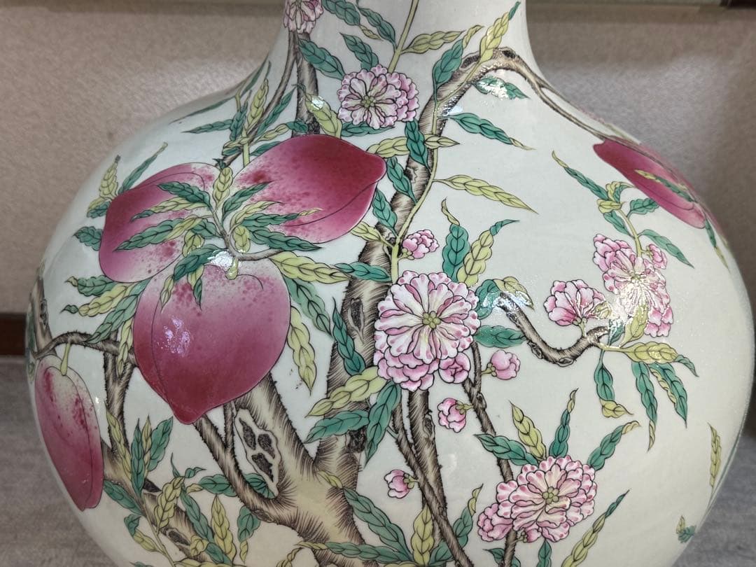 中国　粉彩　九桃紋天球瓶　大清乾隆年製　送料込み260117