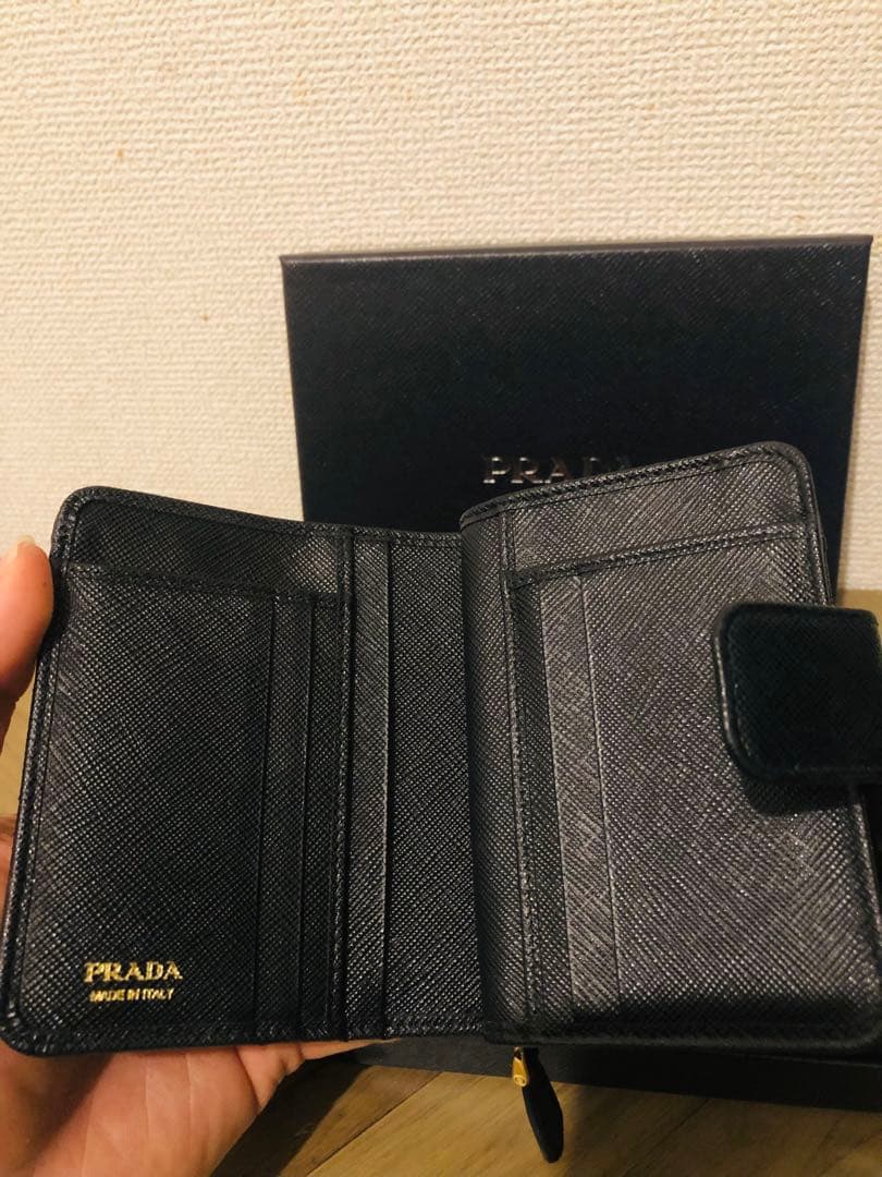 PRADA 二つ折り財布 サフィアーノレザー(ICチップ(RFID)搭載) - メルカリ