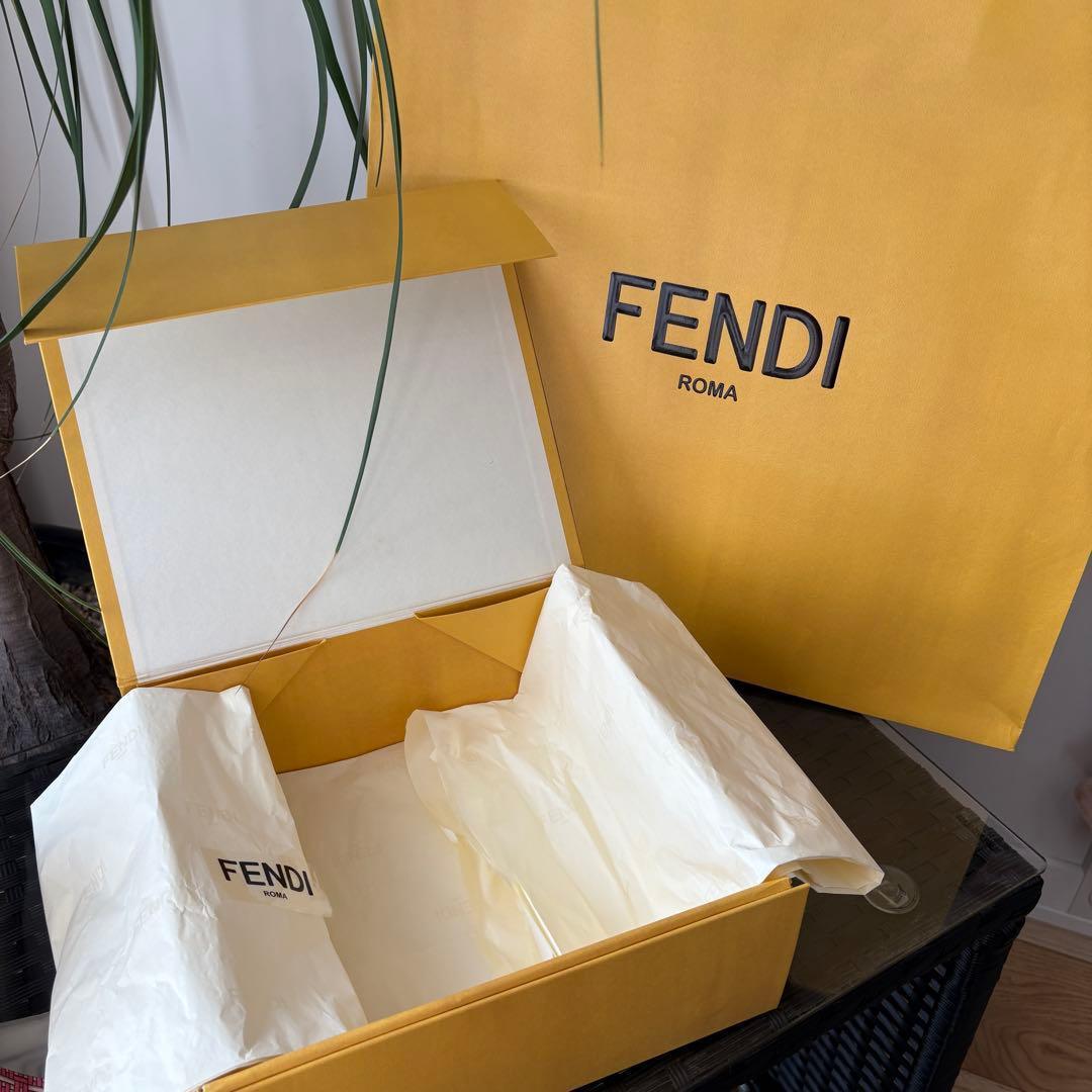 FENDI フェンディ ピーカブー ミニ スモール