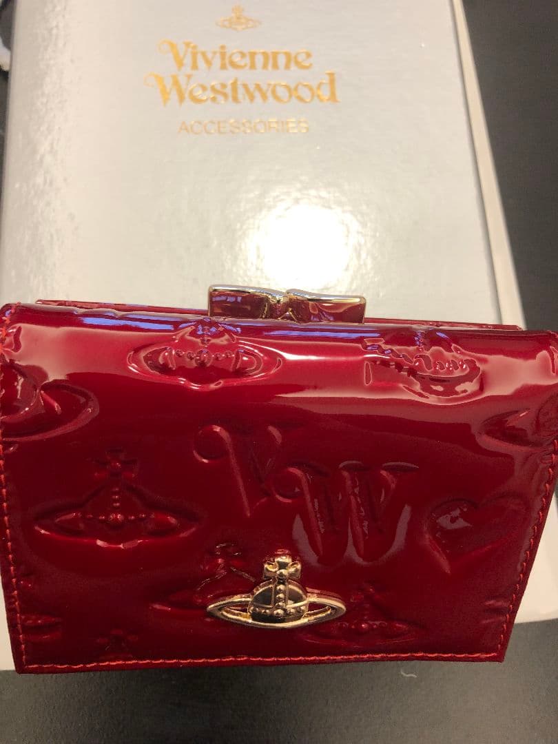 Vivienne Westwood エナメル三つ折り財布 レッド ヴィヴィアンウエストウッド エナメル がま口三つ折り財布 レッド