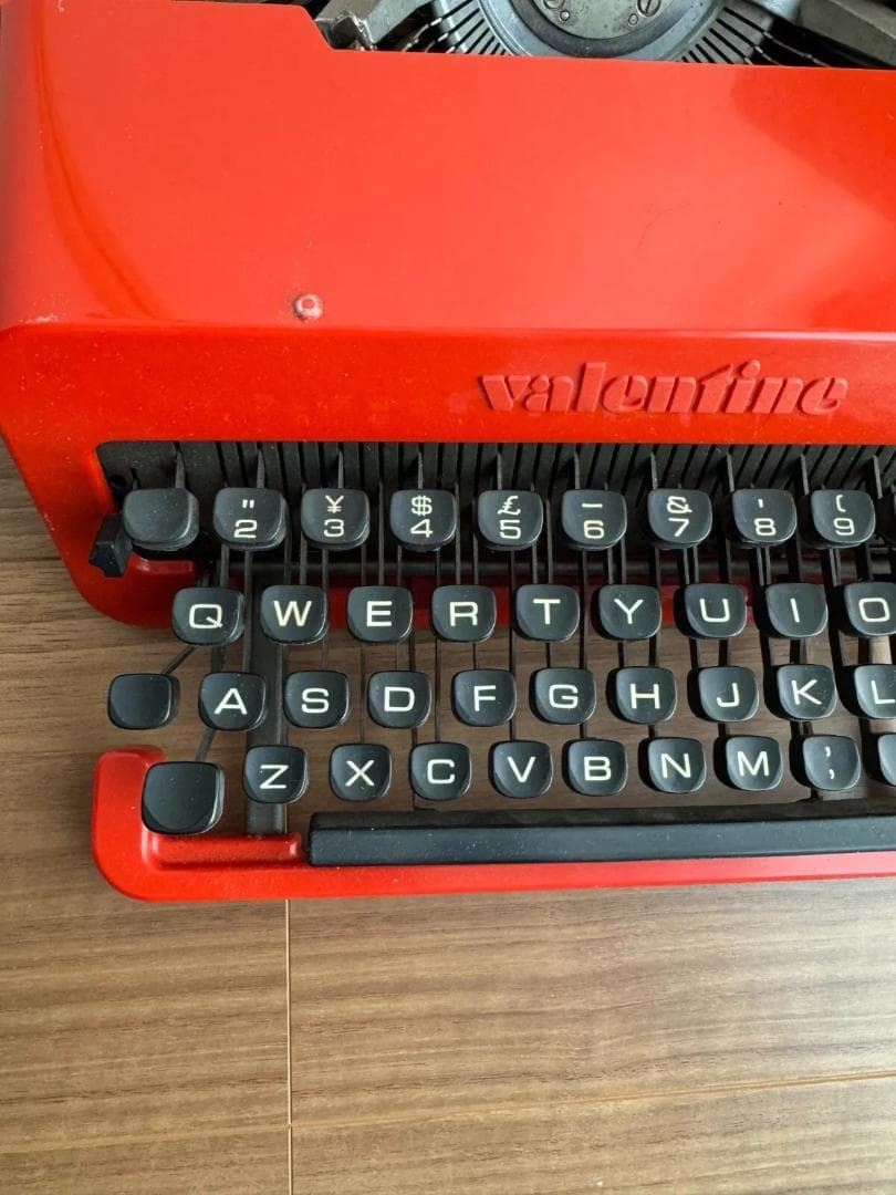 オリベッティ バレンタイン valentine タイプライター 赤