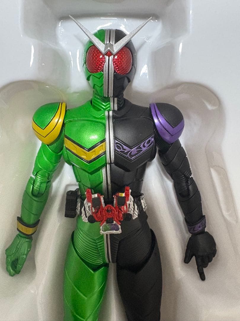 S.H.Figuarts（真骨彫製法）仮面ライダーW サイクロンジョーカー