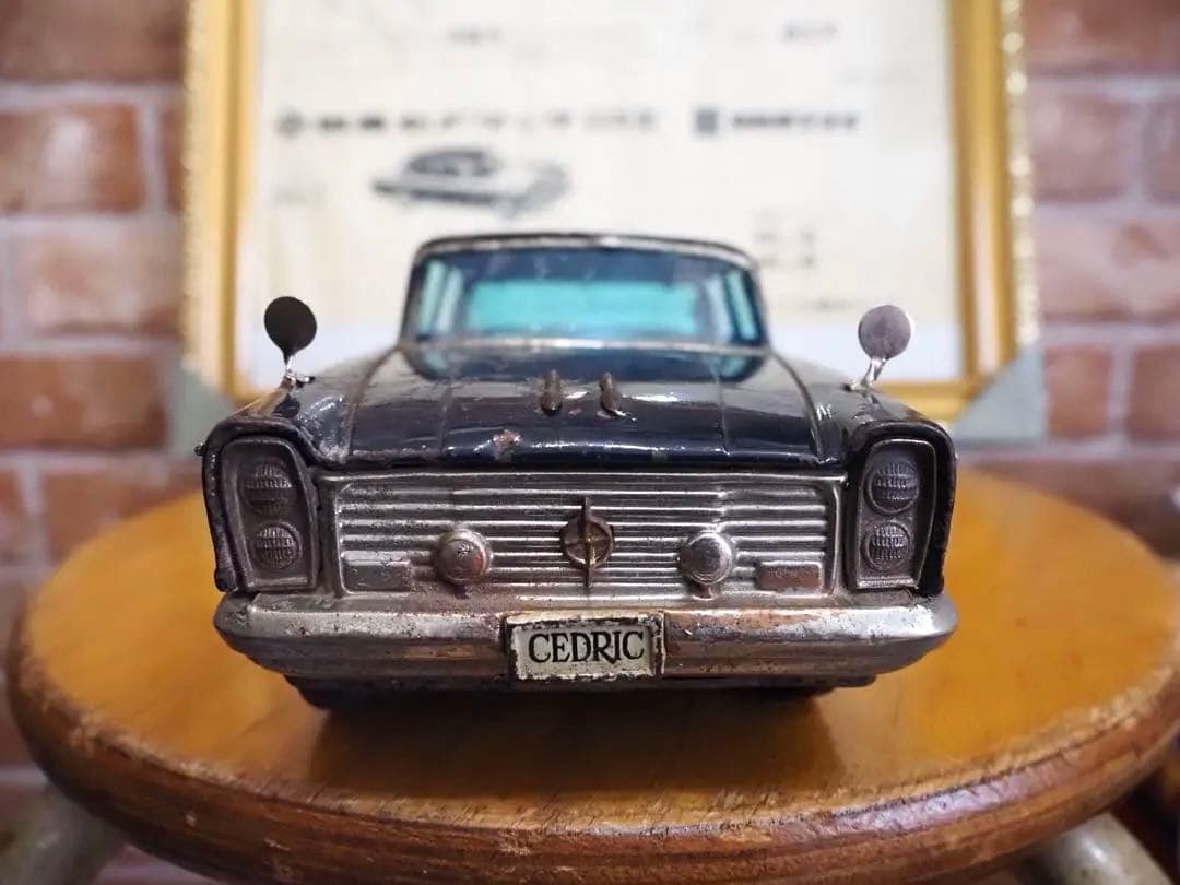 昭和レトロ　イチコー　ブリキ　日産セドリック・カスタム　縦目4灯　初期　おまけ 昭和レトロ イチコー ブリキ 日産セドリック・カスタム 縦目4灯 初期