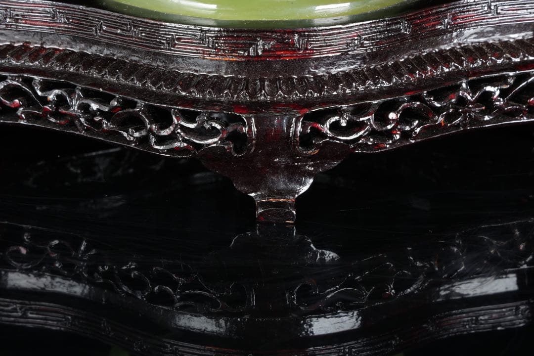 中国古玩 翡翠玉石 彫刻 龍蓋 耳 香炉 唐木台付 細密細工 古美術