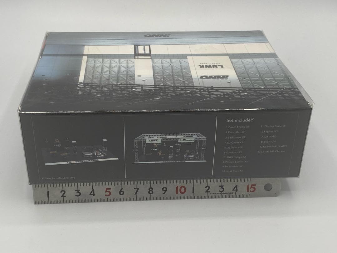 ミニカー LBWK AUTO SALON DIORAMA 1/64