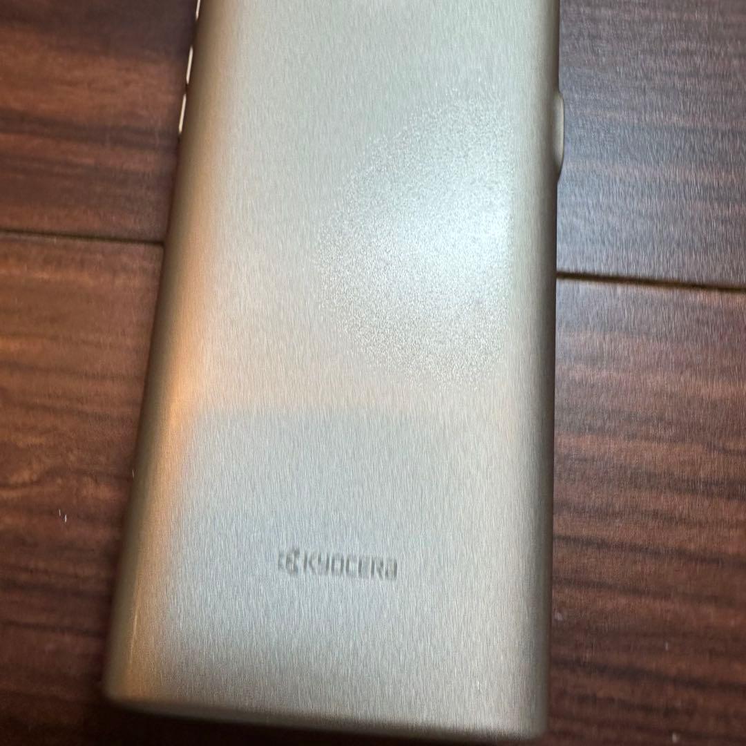 au KYF38 グラティナ ガラケー 5550 - メルカリ