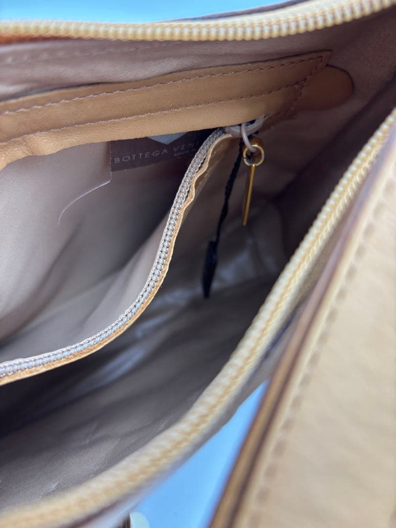 【タグ付き】BOTTEGA VENETA イントレチャート レザー バッグ