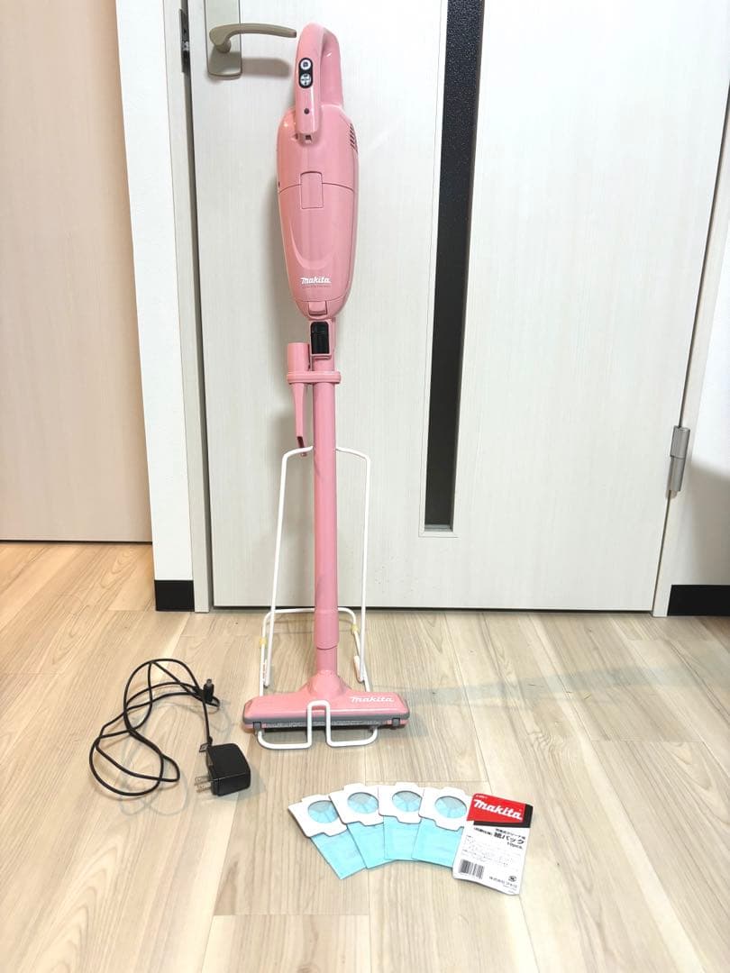ピンクのマキタスティッククリーナー
