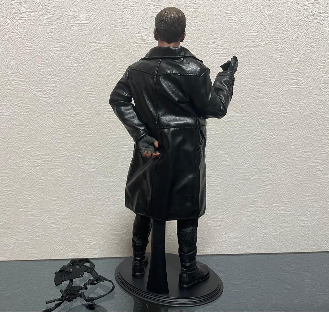 1/6 アルバート・ウェスカー ミッドナイトバージョン ホットトイズ