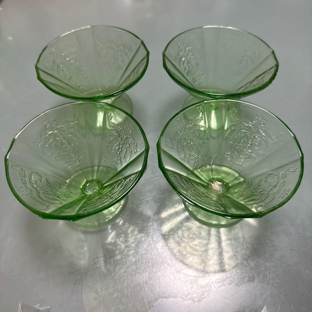 ウランガラス製 デザートカップ 4個セット