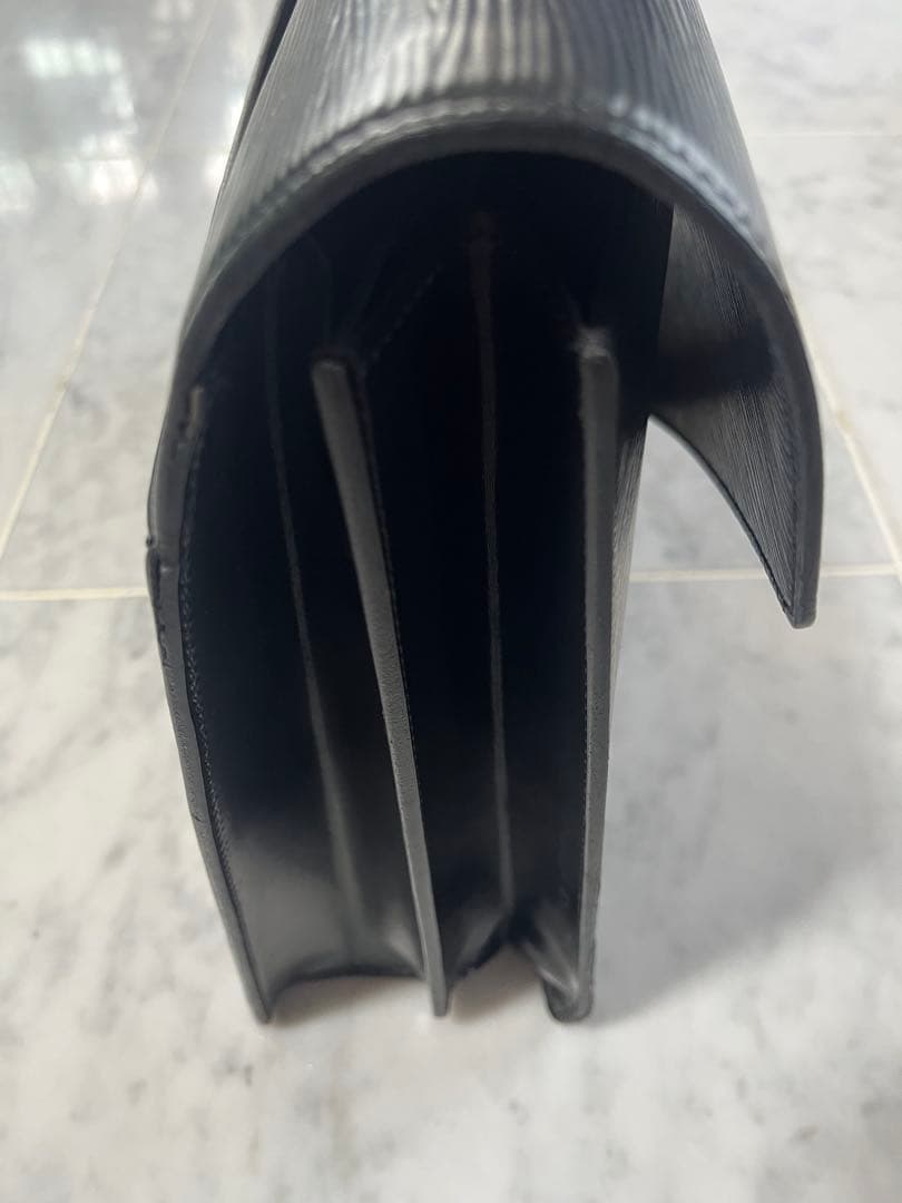 LOUIS VUITTON セルヴィエットコンセイエピビジネスバック