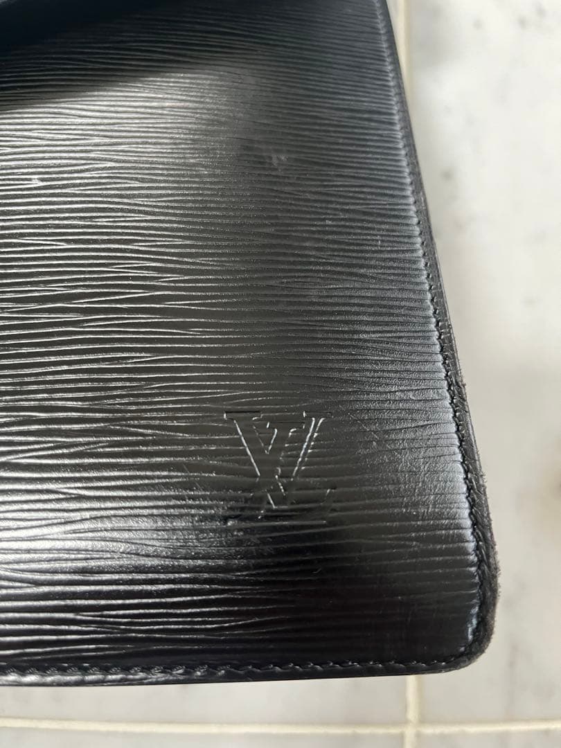 LOUIS VUITTON セルヴィエットコンセイエピビジネスバック